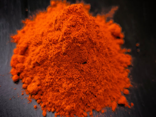 Jahvatatud punane suitsupaprika – aromaatne suitsune maitseaine.